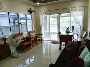 บ้านเดี่ยว ขาย ใกล้สนามบินเพียง15-20นาที บ้านใหม่สร้างเสร็จพร้อมอยู่สารภี ถูกกว่าโครงการใกล้เคียง ใกล้เมืองเชียงใหม่ ใกล้เมืองเชียงใหม่